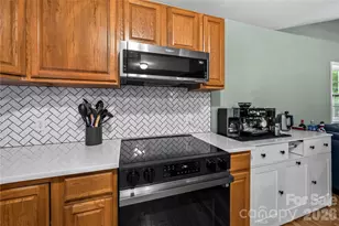 11 W Raleigh Rd, Asheville, NC 28803 - Photo 11