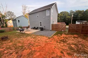 606 E Carpenter St, Dallas, NC 28034 - Photo 9