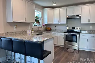606 E Carpenter St, Dallas, NC 28034 - Photo 7