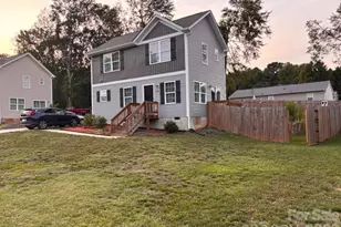 606 E Carpenter St, Dallas, NC 28034 - Photo 1
