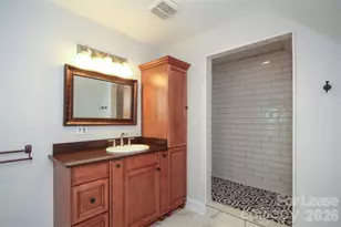 700 E 35th St, Charlotte, NC 28205 - Photo 39