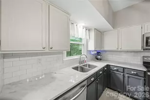 9924 Raddington Ln, Charlotte, NC 28269 - Photo 13