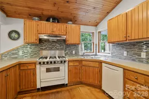 645 W Fork Creek Rd, Saluda, NC 28773 - Photo 15