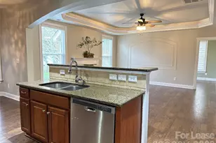 8124 Lynwood Square, Waxhaw, NC 28173 - Photo 5