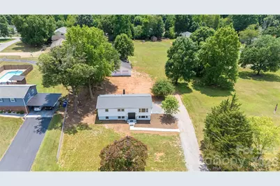 2330 40th Avenue Court NE, Hickory, NC 28601 - Photo 33