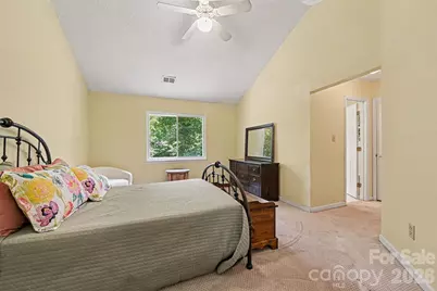8410 Gidleigh Court, Charlotte, NC 28216 - Photo 25