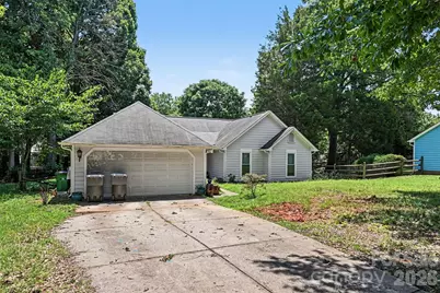 8410 Gidleigh Court, Charlotte, NC 28216 - Photo 3