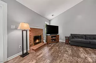 8410 Gidleigh Ct, Charlotte, NC 28216 - Photo 13