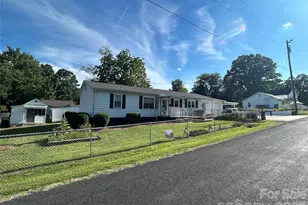 402 E 24th St, Kannapolis, NC 28083 - Photo 5