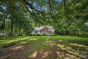 1822 W Sugar Creek Rd, Charlotte, NC 28262 - Photo 3
