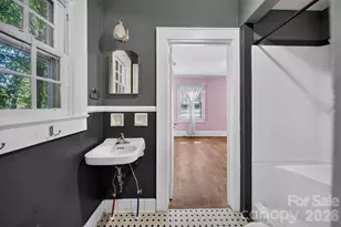 1822 W Sugar Creek Rd, Charlotte, NC 28262 - Photo 15
