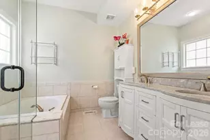 4442 Huntscroft Ln, Charlotte, NC 28226 - Photo 11