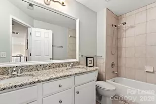 4442 Huntscroft Ln, Charlotte, NC 28226 - Photo 17