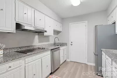 4736 Hedgemore Drive, Charlotte, NC 28209 - Photo 13