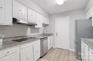 4736 Hedgemore Dr, Charlotte, NC 28209 - Photo 13