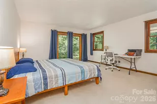 111 W Kindy Forest Dr, Hendersonville, NC 28739 - Photo 23