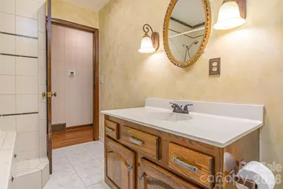 111 W Kindy Forest Drive, Hendersonville, NC 28739 - Photo 29