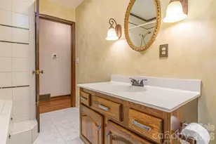 111 W Kindy Forest Dr, Hendersonville, NC 28739 - Photo 29