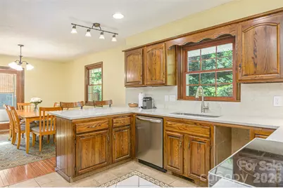 111 W Kindy Forest Drive, Hendersonville, NC 28739 - Photo 19