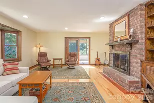 111 W Kindy Forest Dr, Hendersonville, NC 28739 - Photo 11