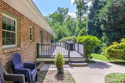 111 W Kindy Forest Drive, Hendersonville, NC 28739 - Photo 37