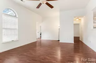 2940 Hosta Dr, Charlotte, NC 28269 - Photo 5