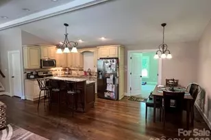 903 N 8th St, Bessemer City, NC 28016 - Photo 5