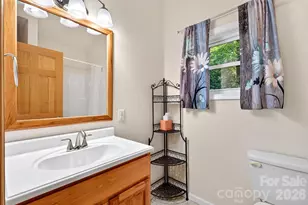 40 E Valley View Dr, Marion, NC 28752 - Photo 13
