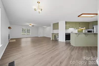 2436 29th Avenue Court NE, Hickory, NC 28601 - Photo 5