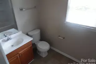 6311 Coach Hill Ln, Charlotte, NC 28212 - Photo 9