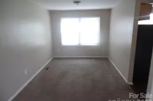 6311 Coach Hill Ln, Charlotte, NC 28212 - Photo 3