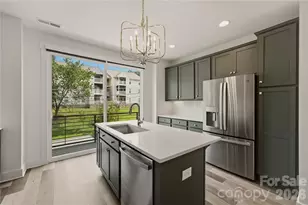 235 S Bruns Ave, Charlotte, NC 28208 - Photo 9
