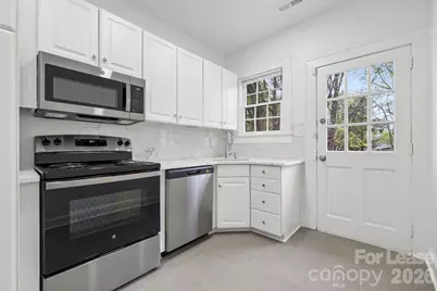 2112 Crescent Avenue #4, Charlotte, NC 28207 - Photo 9