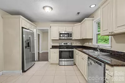 7111 Amarillo Drive, Charlotte, NC 28262 - Photo 9
