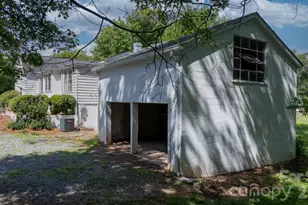 608 1st St W, Conover, NC 28613 - Photo 7