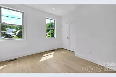 225 Edgewood Road S, Asheville, NC 28803 - Photo 17