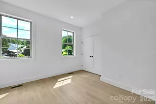 225 Edgewood Rd S, Asheville, NC 28803 - Photo 17