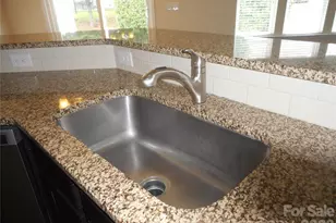 5860 Glassport Ln, Charlotte, NC 28210 - Photo 23