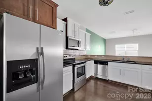 433 Battery Cir, Clover, SC 29710 - Photo 5