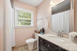 7919 Linda Lake Dr, Charlotte, NC 28215 - Photo 21