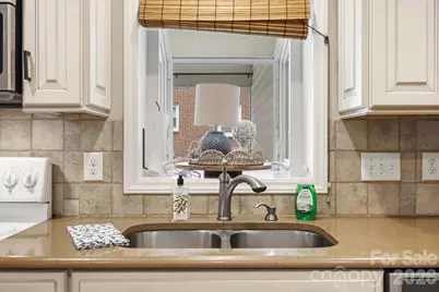 7919 Linda Lake Drive, Charlotte, NC 28215 - Photo 15