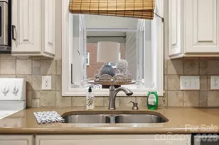 7919 Linda Lake Dr, Charlotte, NC 28215 - Photo 15