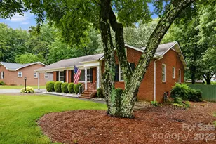 7919 Linda Lake Dr, Charlotte, NC 28215 - Photo 3