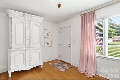7919 Linda Lake Drive, Charlotte, NC 28215 - Photo 5