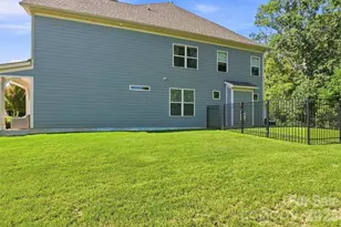 2705 Suffolk Pl, Fort Mill, SC 29715 - Photo 7