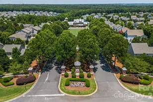 2705 Suffolk Pl, Fort Mill, SC 29715 - Photo 5