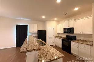 6562 Paw Village Rd, Charlotte, NC 28214 - Photo 3