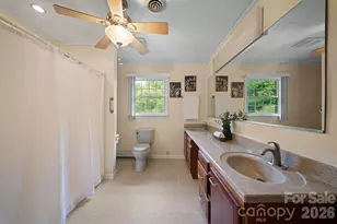 528 Baccus Siding Rd, Green Mountain, NC 28740 - Photo 11