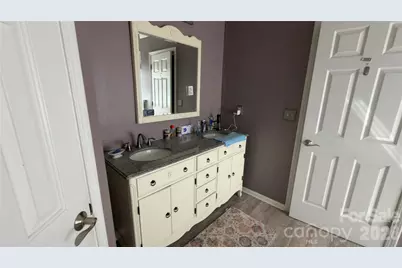 5227 Eagle Creek Drive, Charlotte, NC 28269 - Photo 11