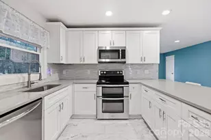 4116 Tipperary Pl, Charlotte, NC 28215 - Photo 13